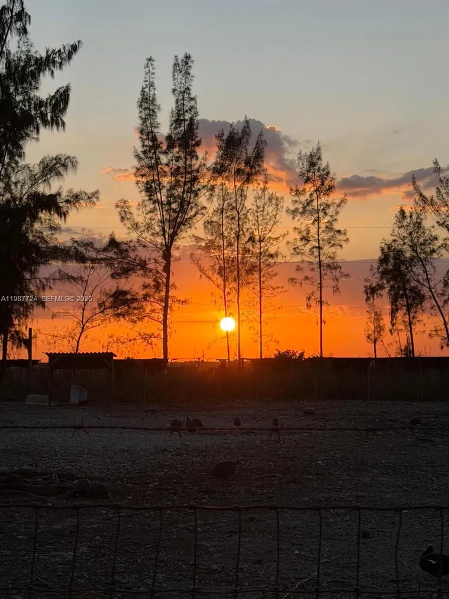 208 AVE, Miami FL 33196