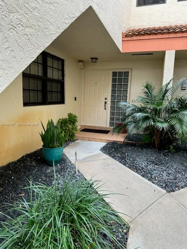 2 bedroom 2 bath for sale at 3309 Water Oak Dr # 1304, Hollywood FL 33021