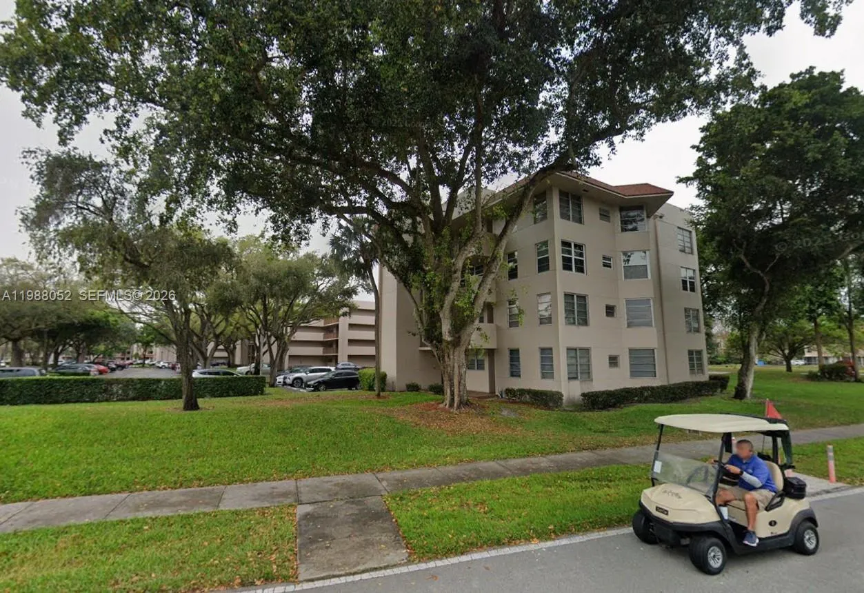 3 bedroom 2 bath for sale at 1811 Sabal Palm Dr # 408, Davie FL 33324