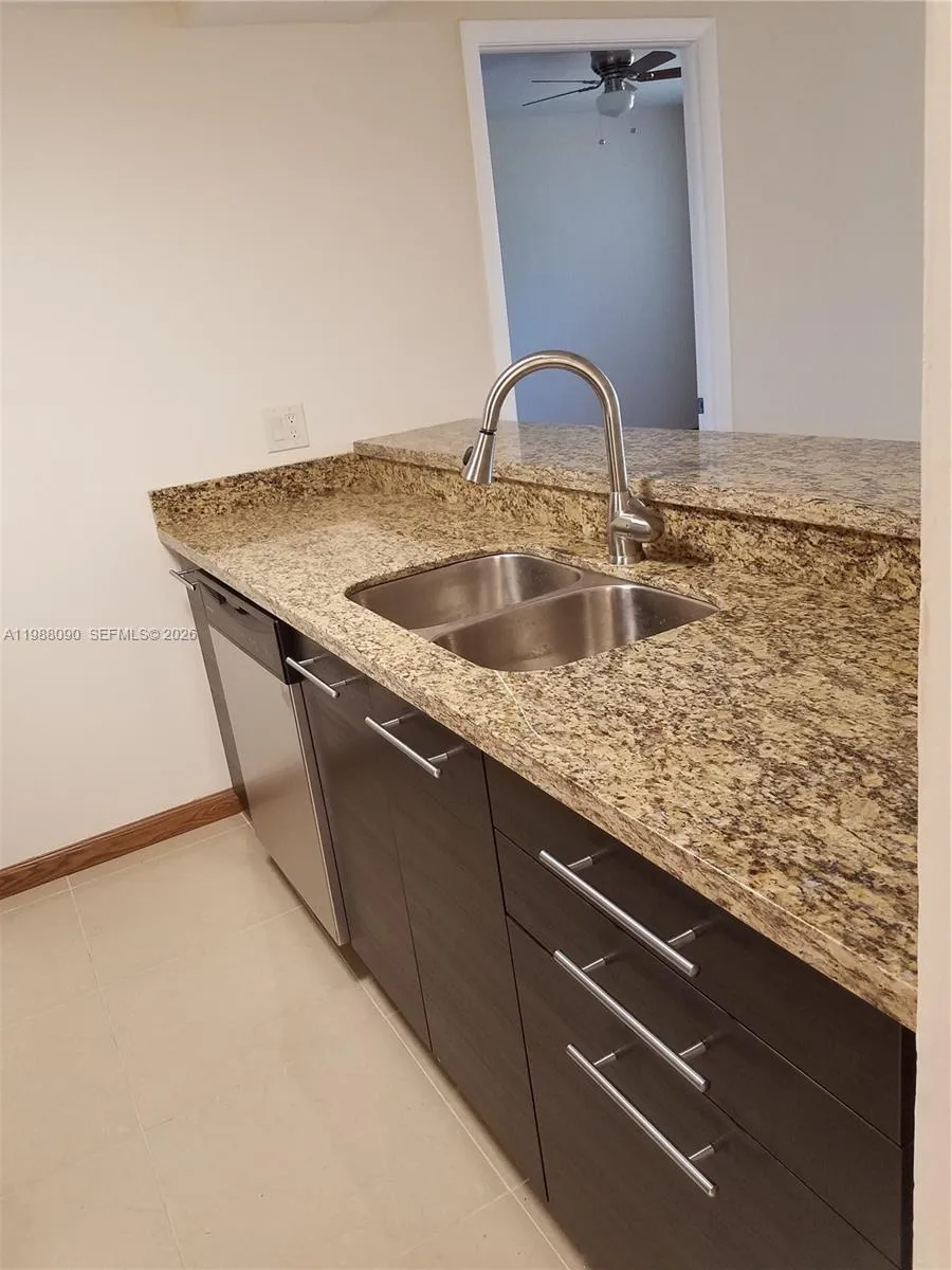 8180 Geneva Ct # 428, Doral FL 33166