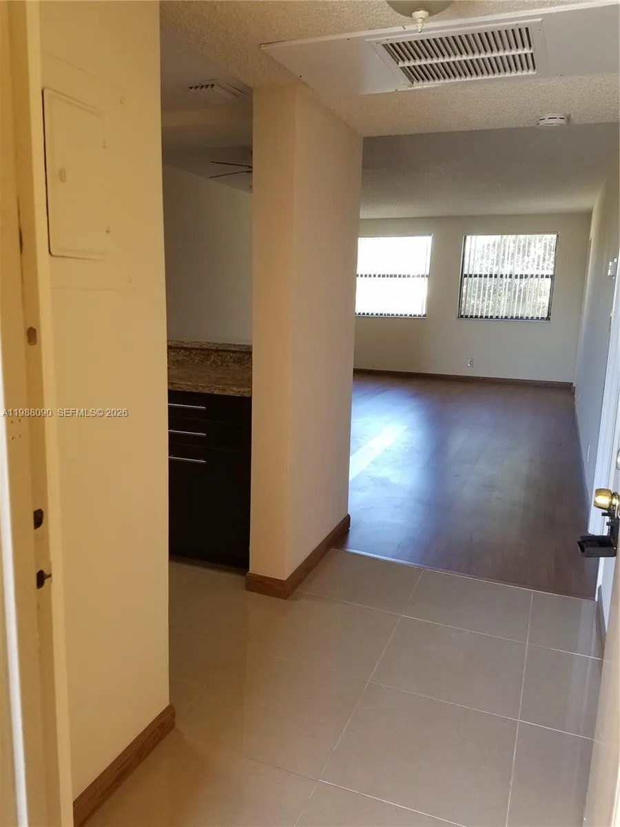 8180 Geneva Ct # 428, Doral FL 33166