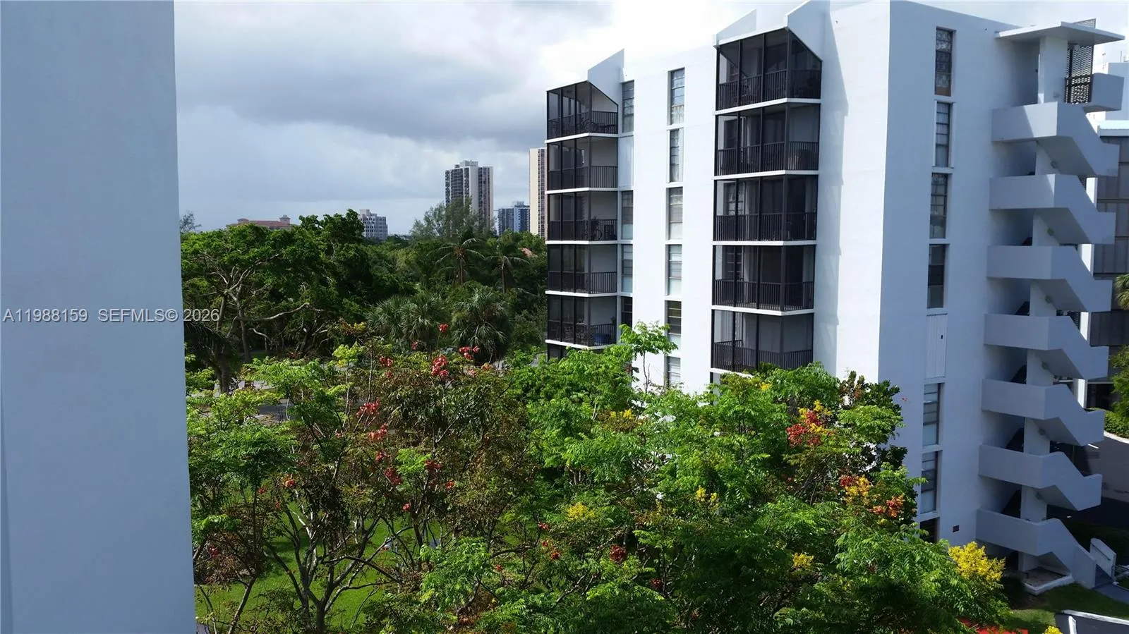 2 bedroom 2 bath for sale at 3475 N Country Club Dr # 202, Aventura FL 33180