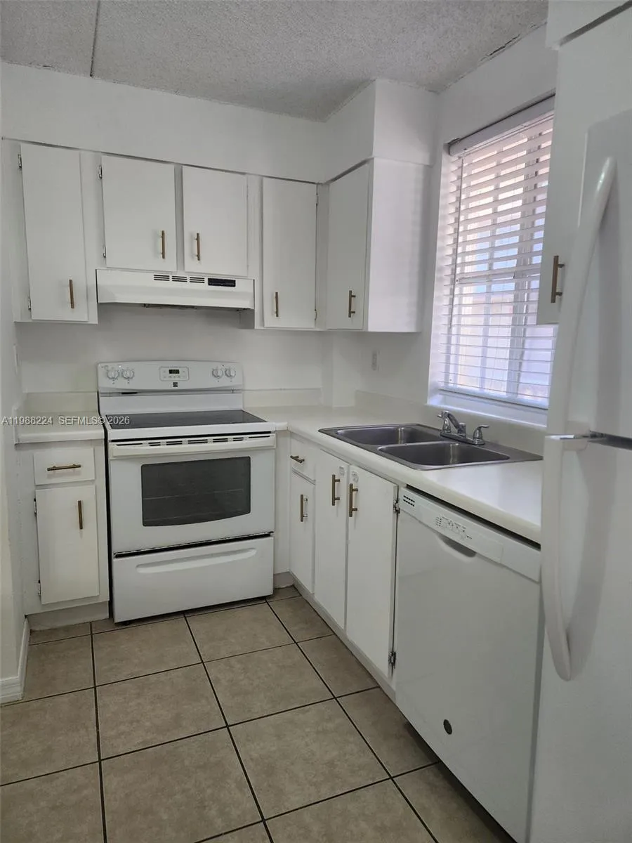 6195 NW 186th St # 309, Hialeah FL 33015