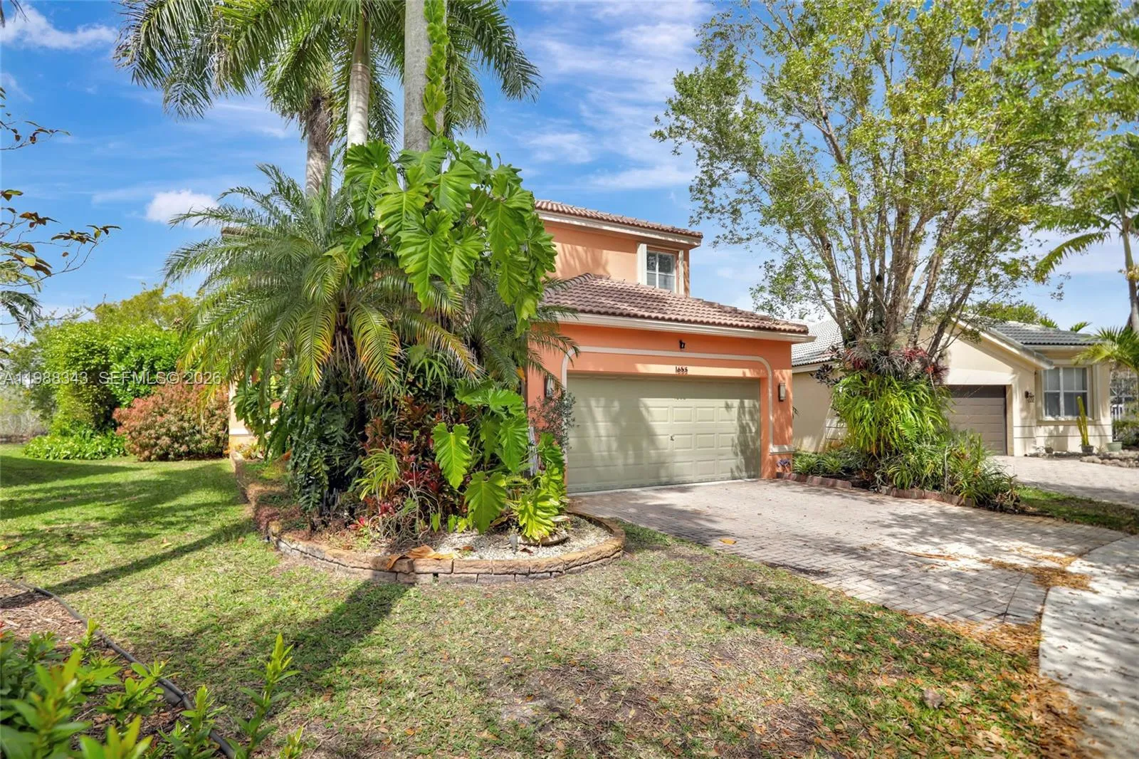 1653 Winterberry Ln, Weston FL 33327