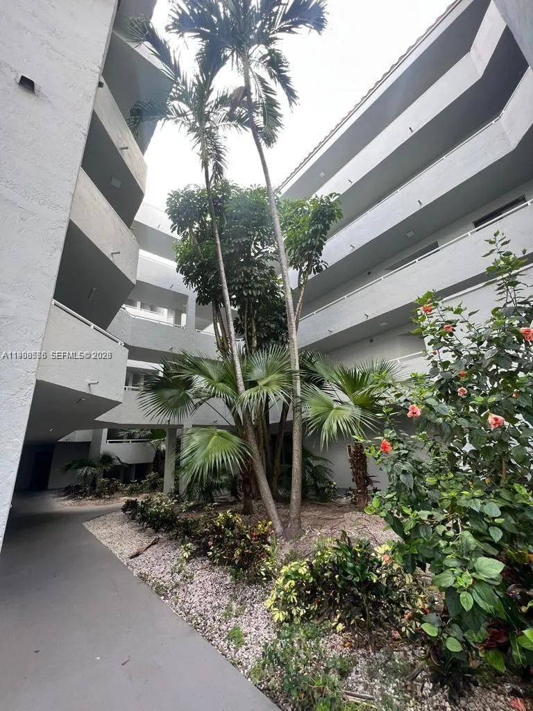 8215 SW 152nd Ave # 418, Miami FL 33193