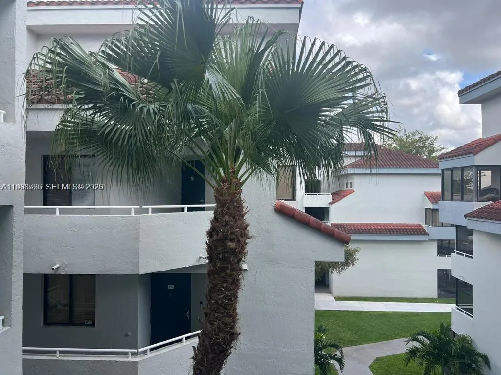 8215 SW 152nd Ave # 418, Miami FL 33193