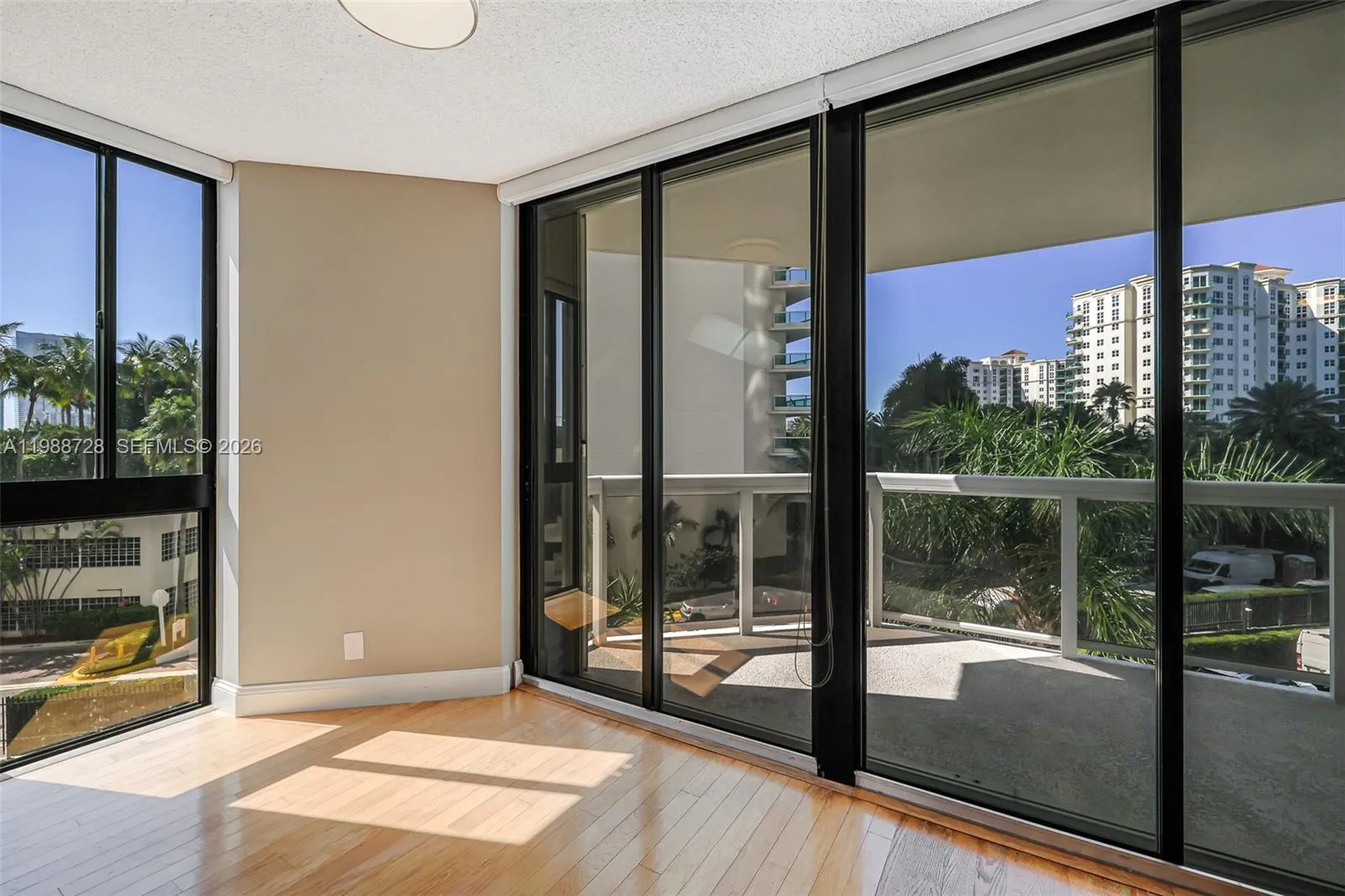 20185 E Country Club Dr # 302, Aventura FL 33180