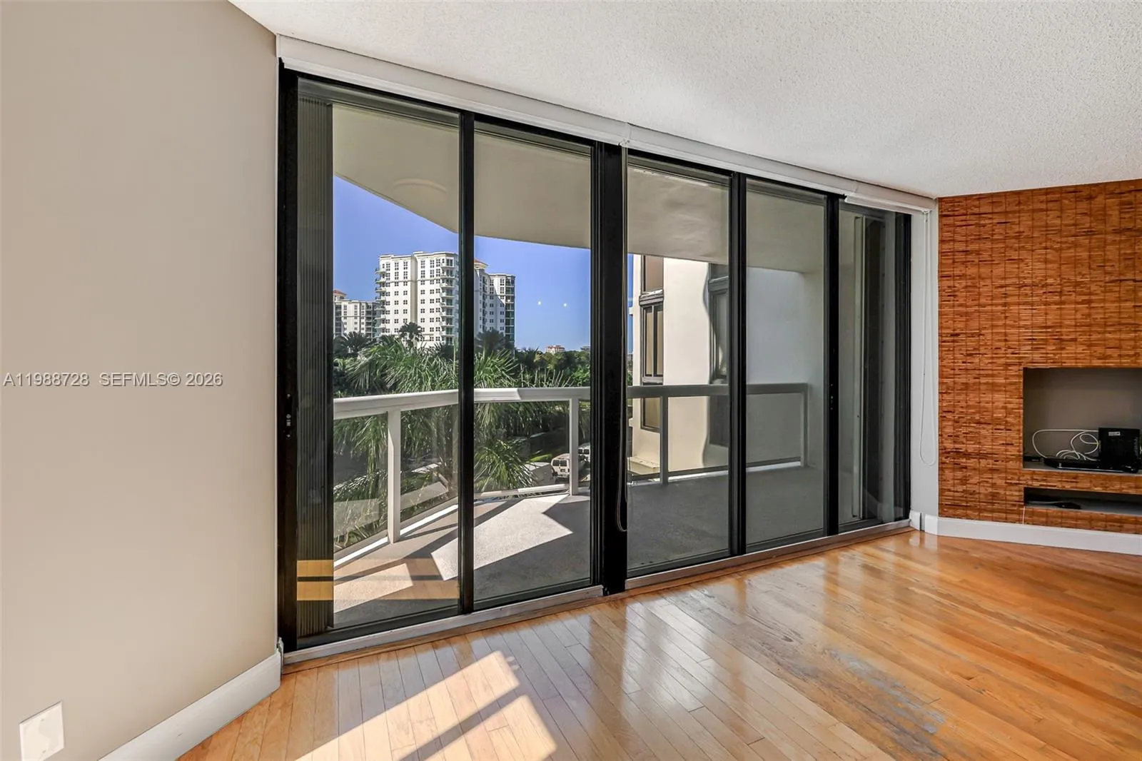 20185 E Country Club Dr # 302, Aventura FL 33180