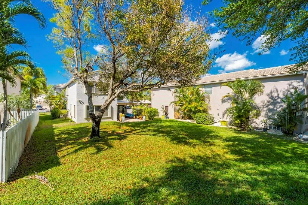 16178 SW 27th St, Miramar FL 33027