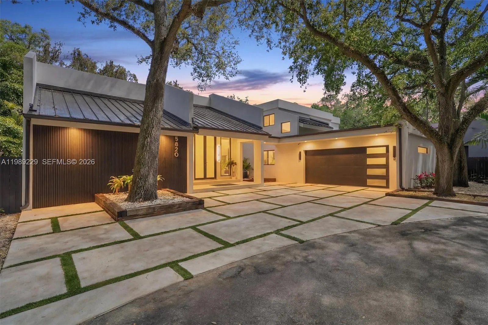 5820 SW 33rd Ln, Hollywood FL 33312