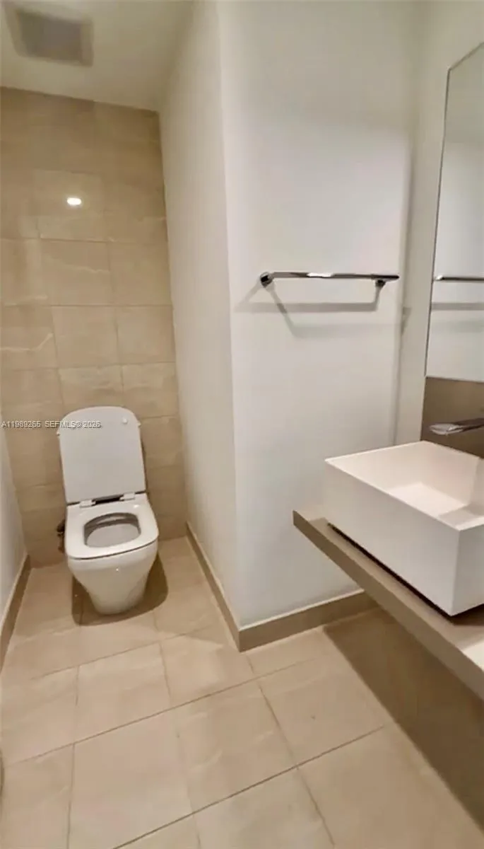 1000 brickell plz # 2008, Miami FL 33131