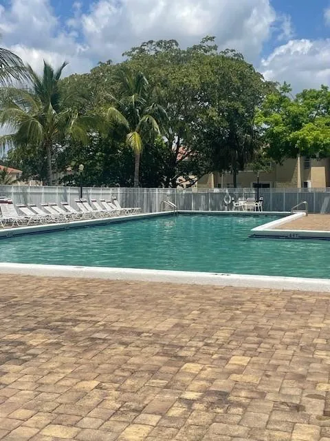 1030 TWIN LAKES DR # H, Coral Springs FL 33071