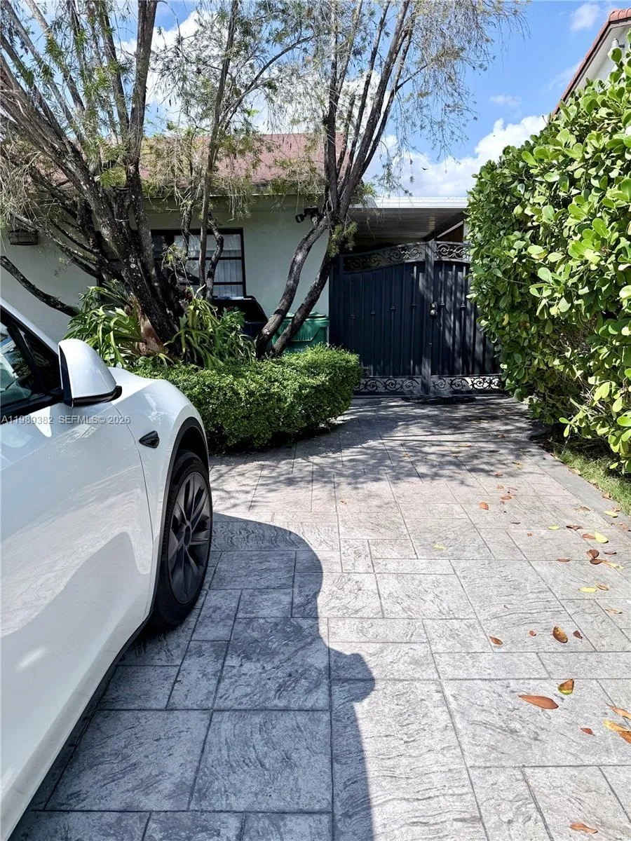 13521 SW 62nd Ln # B, Miami FL 33183