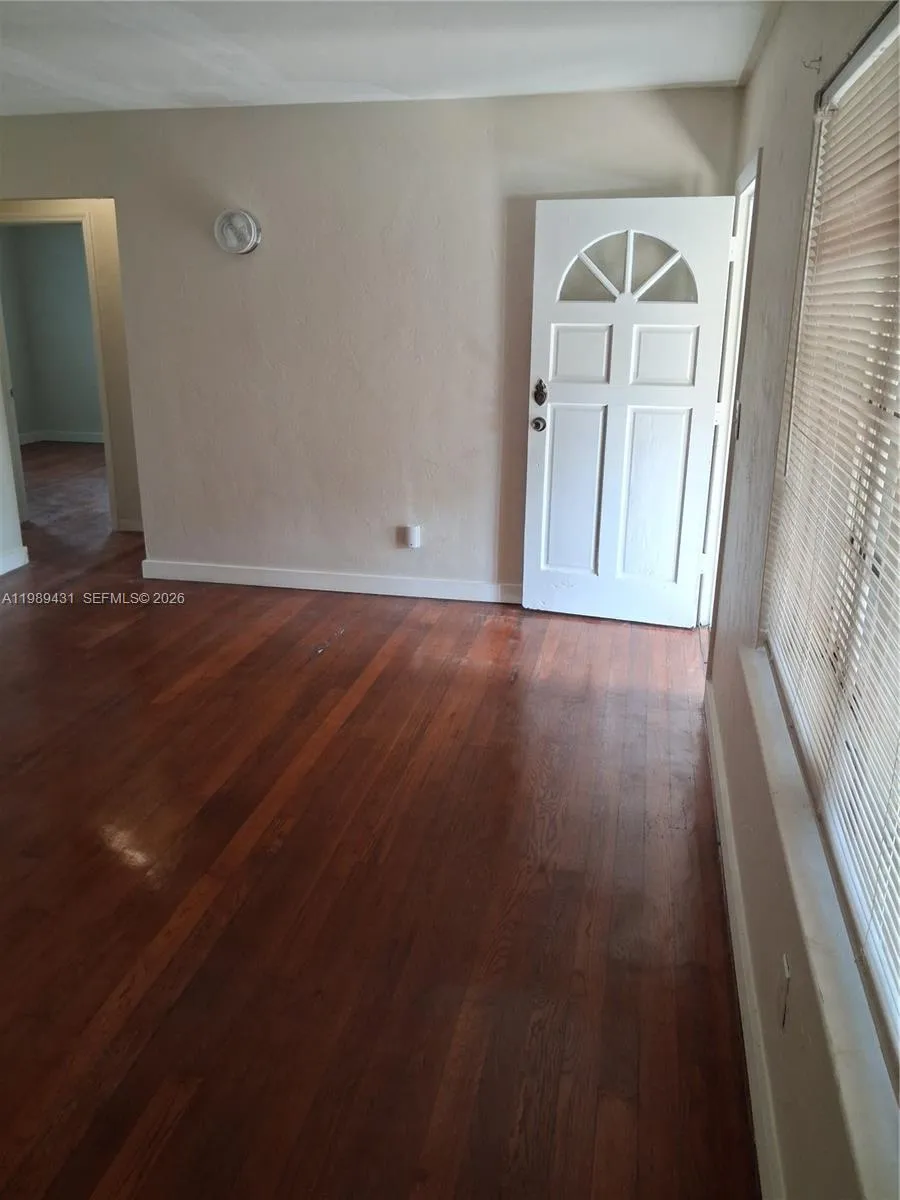 1043 NE 114th St, Biscayne Park FL 33161