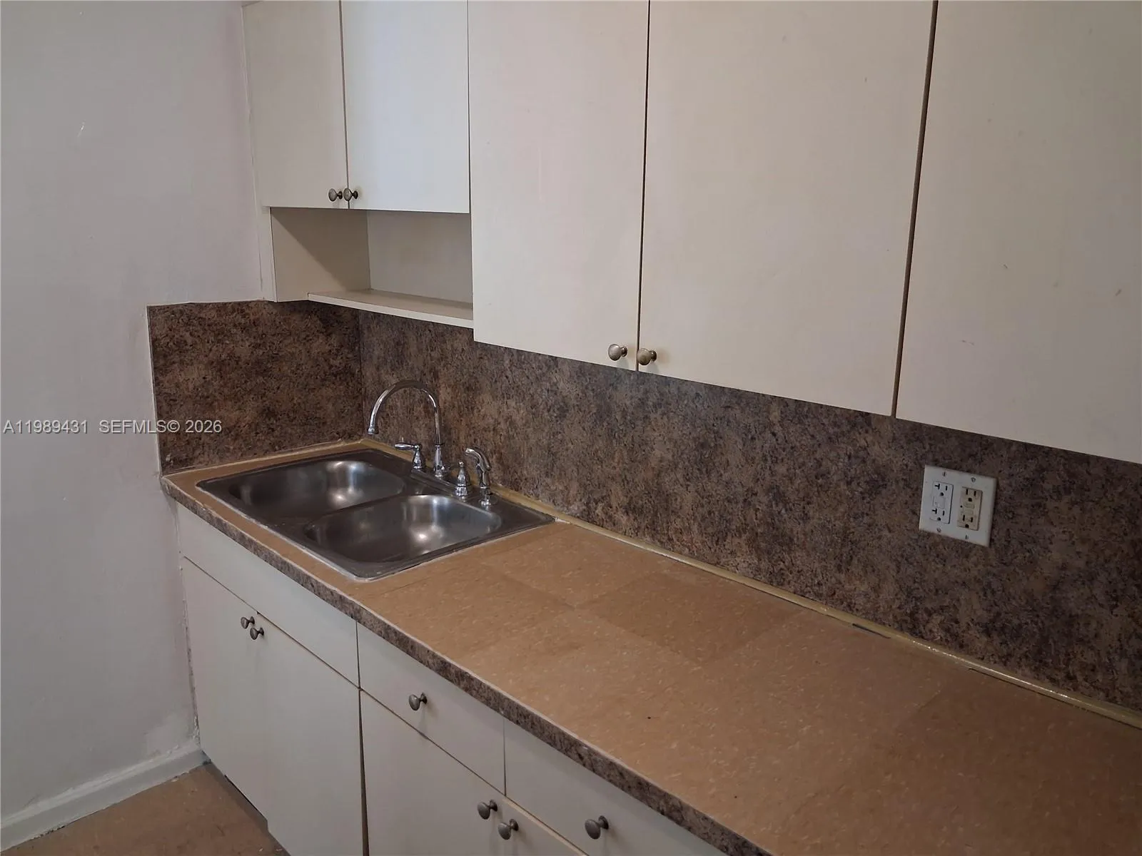 1043 NE 114th St, Biscayne Park FL 33161