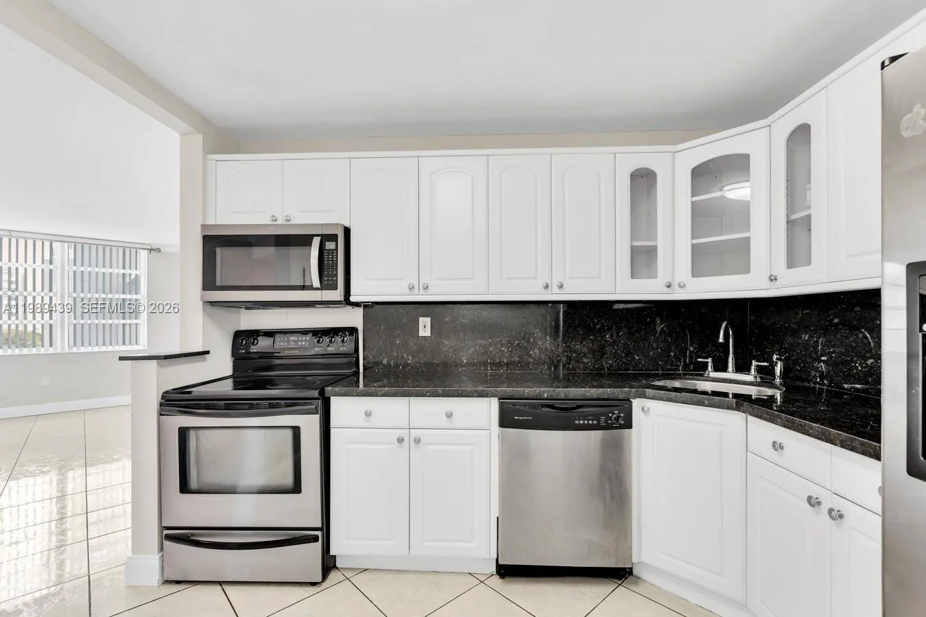 2750 NE 183rd St # 806, Aventura FL 33160