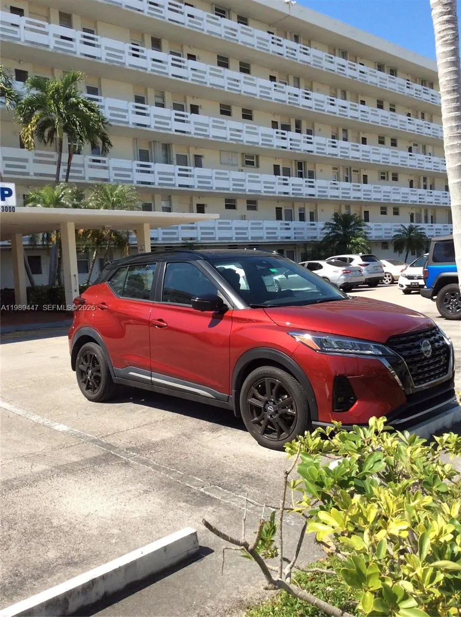 3000 Marcos Dr # P304, Aventura FL 33160