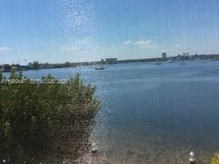 3000 Marcos Dr # P304, Aventura FL 33160