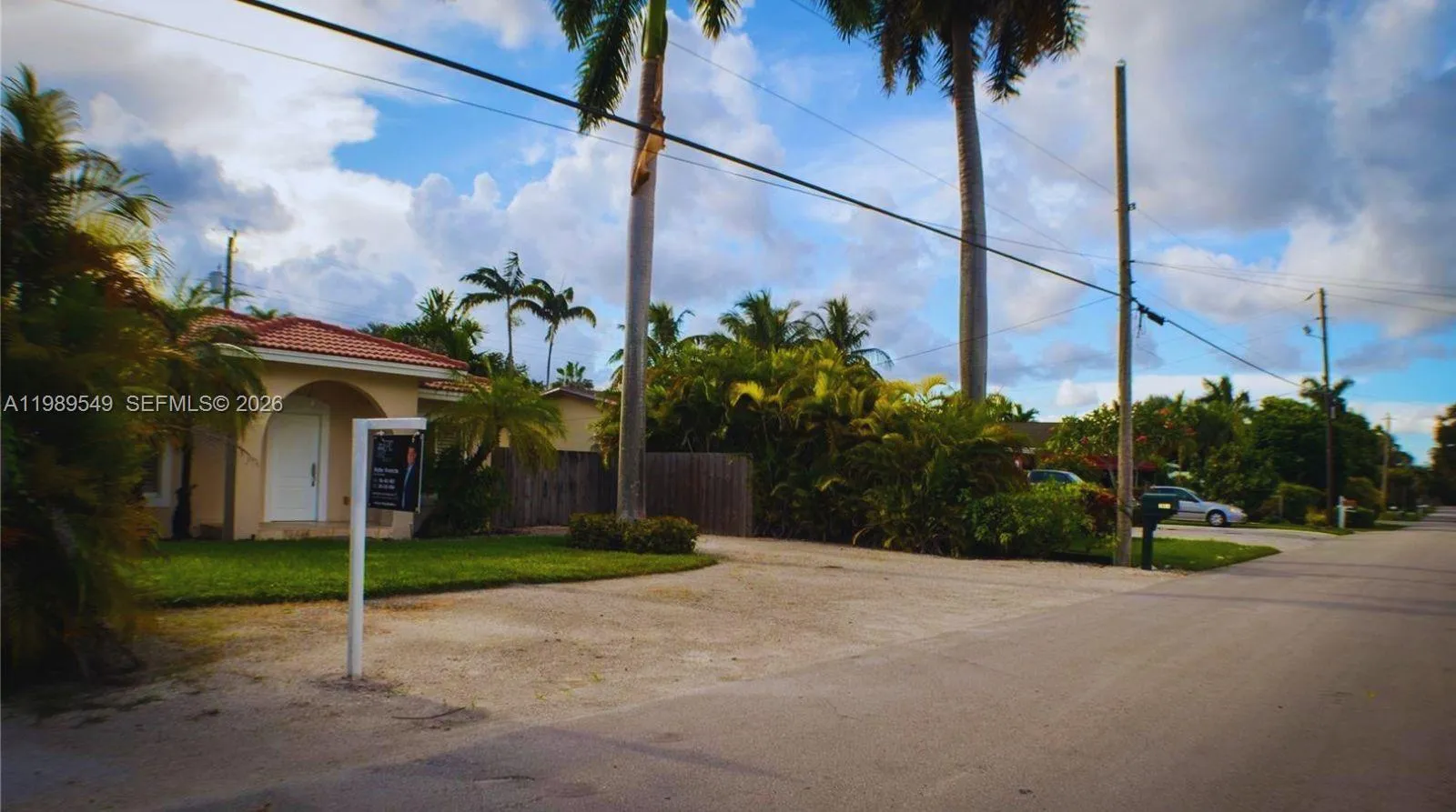 7048 SW 83rd Ct, Miami FL 33143