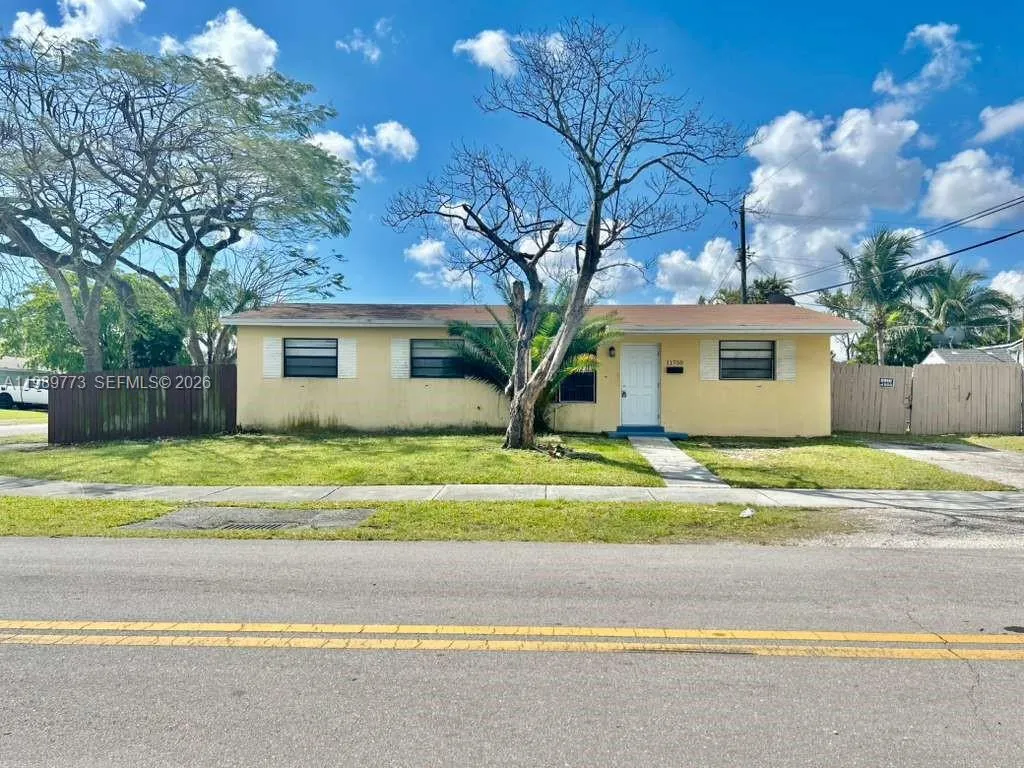 3 bedroom 2 bath for sale at 11750 SW 171st Ter, Miami FL 33177