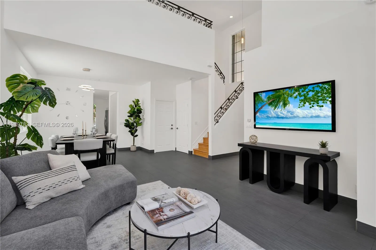 1251 Hayes St, Hollywood FL 33019