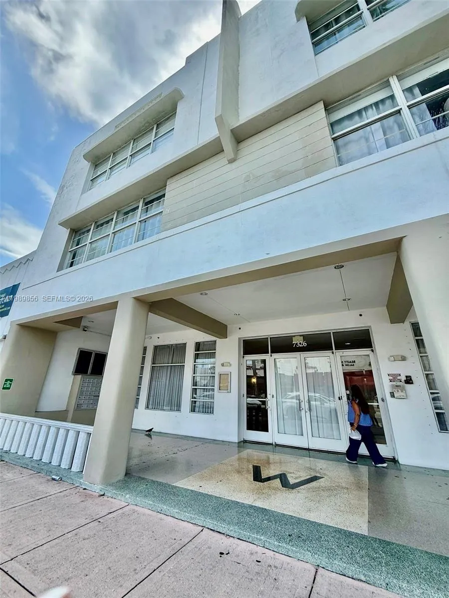 1 bedroom 1 bath for sale at 7326 Collins Ave # 105, Miami Beach FL 33141