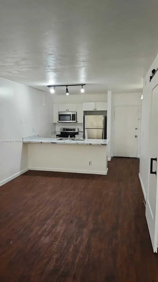 2401 Riverside Dr # B, Coral Springs FL 33065