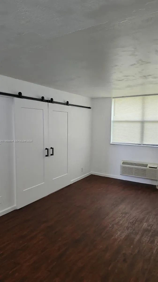 2401 Riverside Dr # B, Coral Springs FL 33065