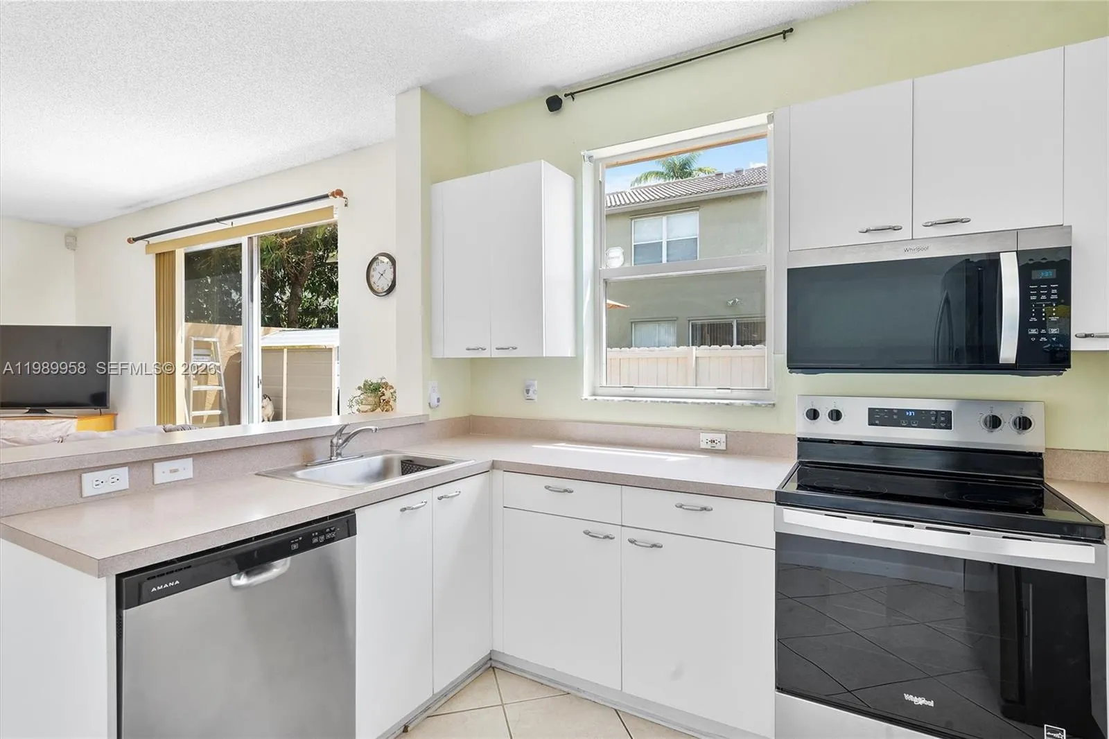 15462 NW 14th Ct, Pembroke Pines FL 33028