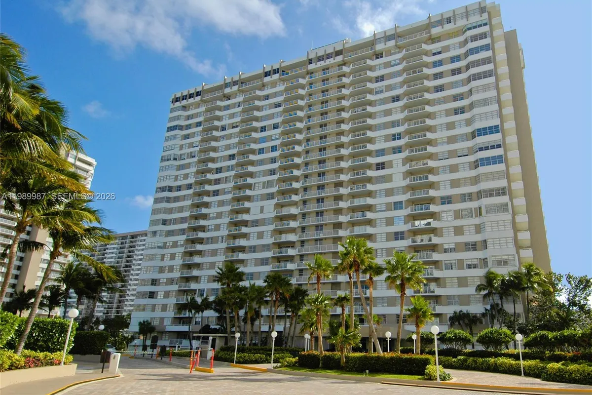 1985 S Ocean Dr # 2F, Hallandale Beach FL 33009