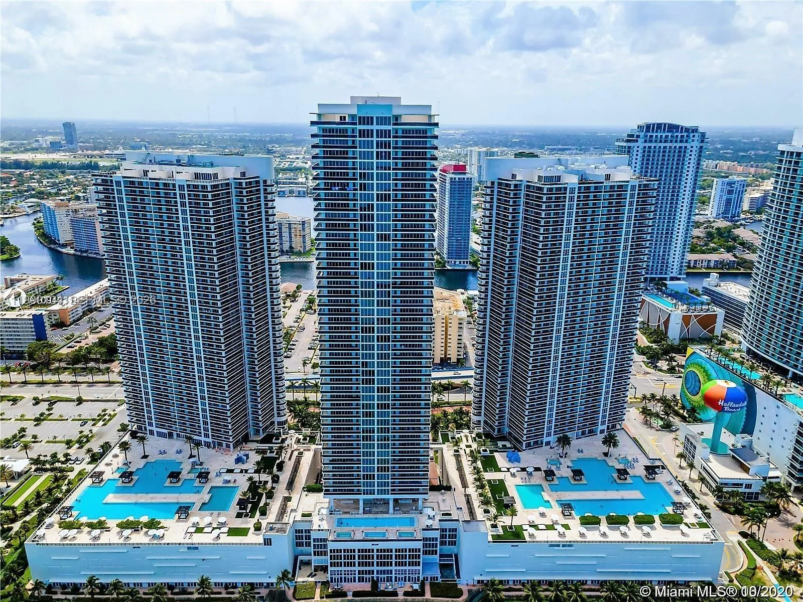 1850 S Ocean Dr # 2303, Hallandale Beach FL 33009