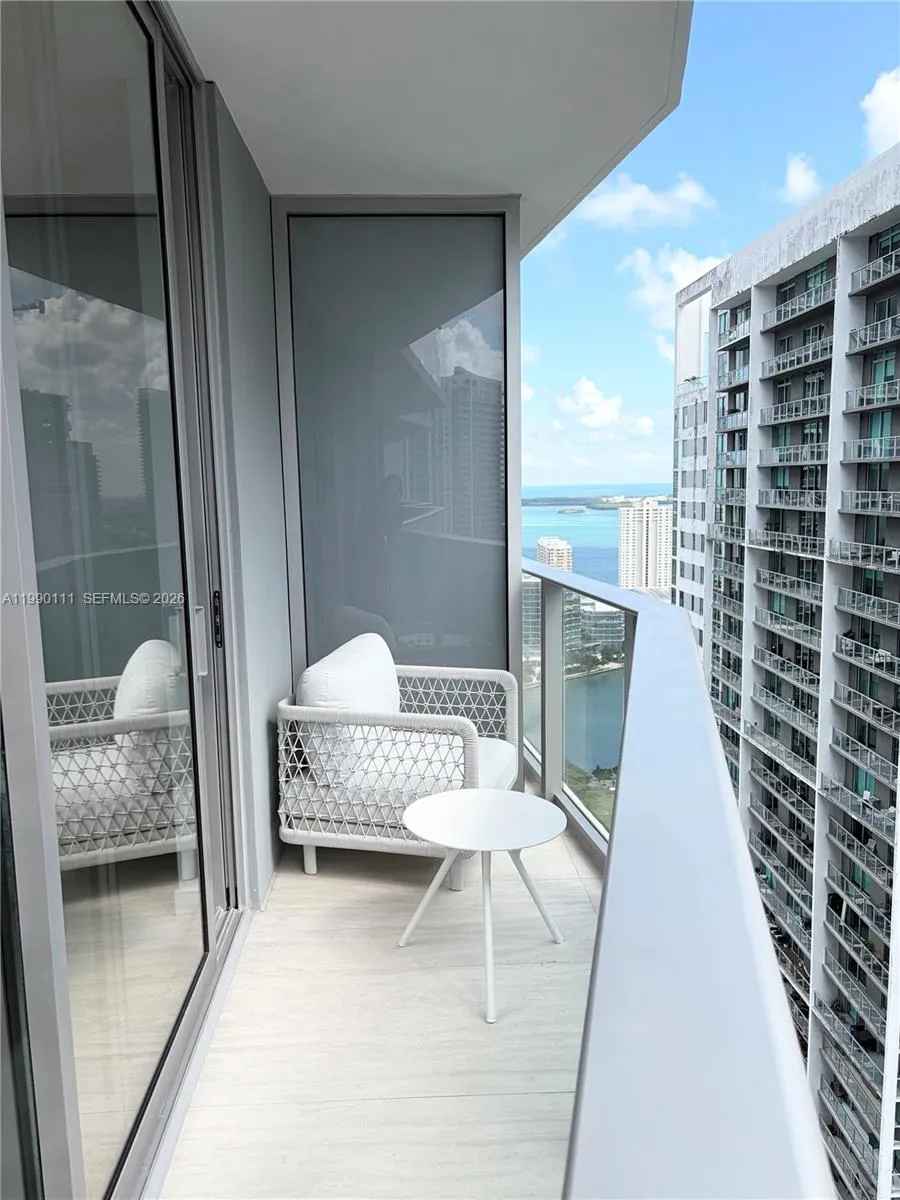77 SE 5th street # 2709, Miami FL 33131