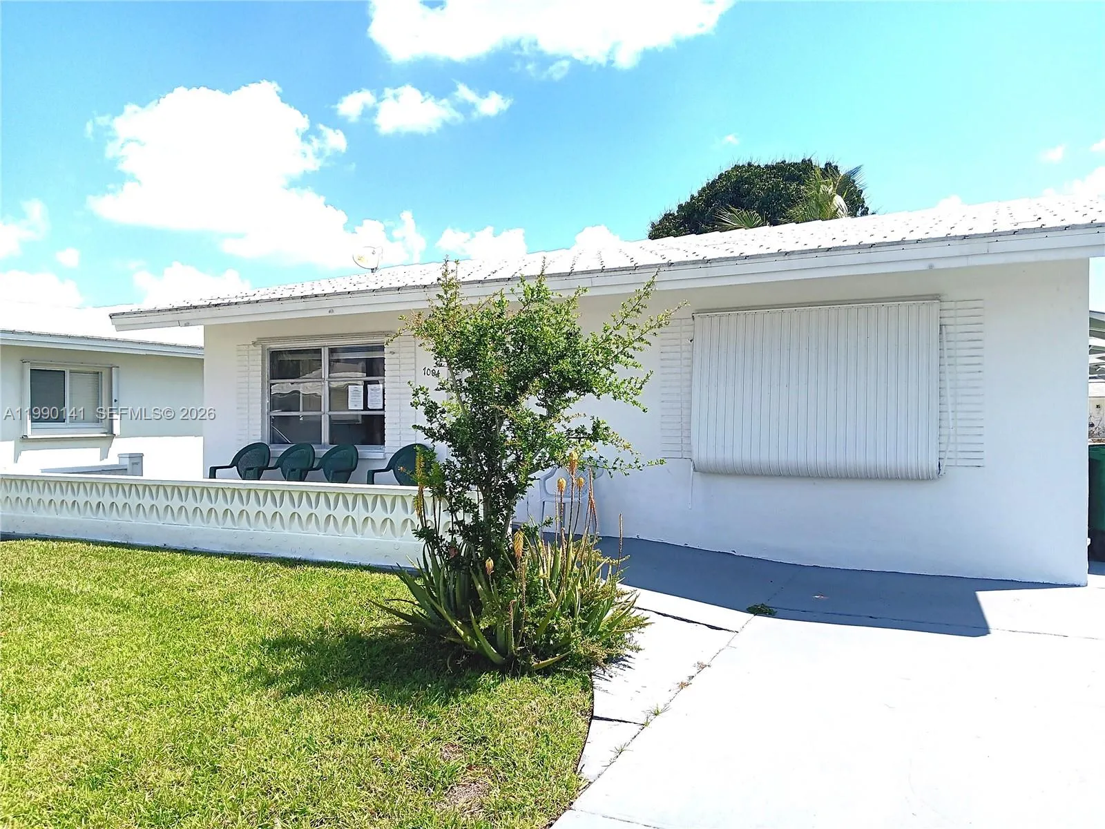 2 bedroom 1 bath for sale at 7004 NW 67th Ave, Tamarac FL 33321