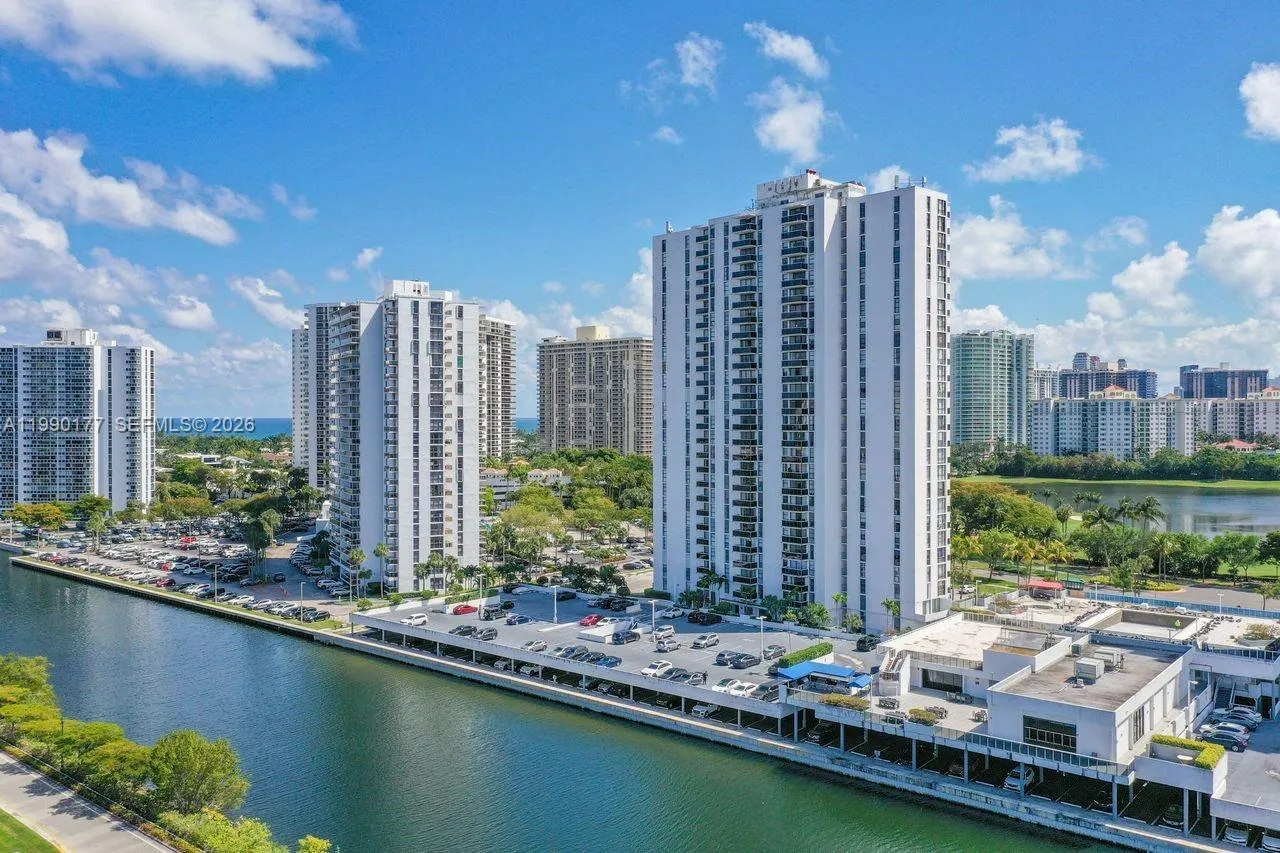 3675 N Country Club Dr # 401, Aventura FL 33180