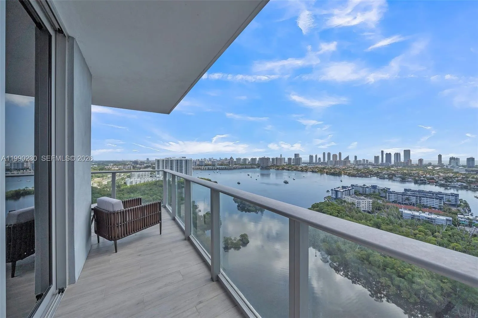 3 bedroom 3 bath for sale at 16385 Biscayne Blvd # 2707, North Miami Beach FL 33160