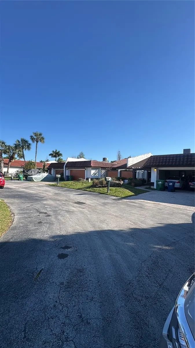 534 NE 195th St # 534, Miami FL 33179