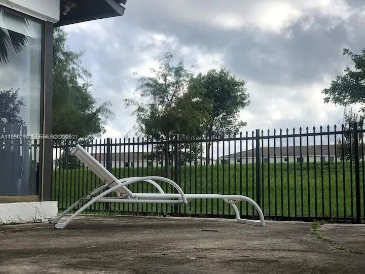 534 NE 195th St # 534, Miami FL 33179