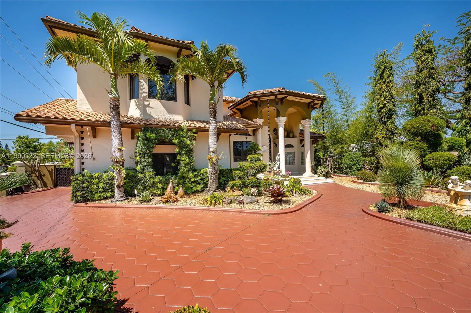 588 Miller Dr, Miami Springs FL 33166