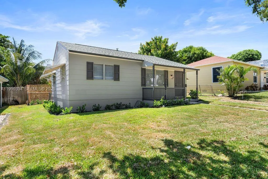 812 32nd St, West Palm Beach FL 33407