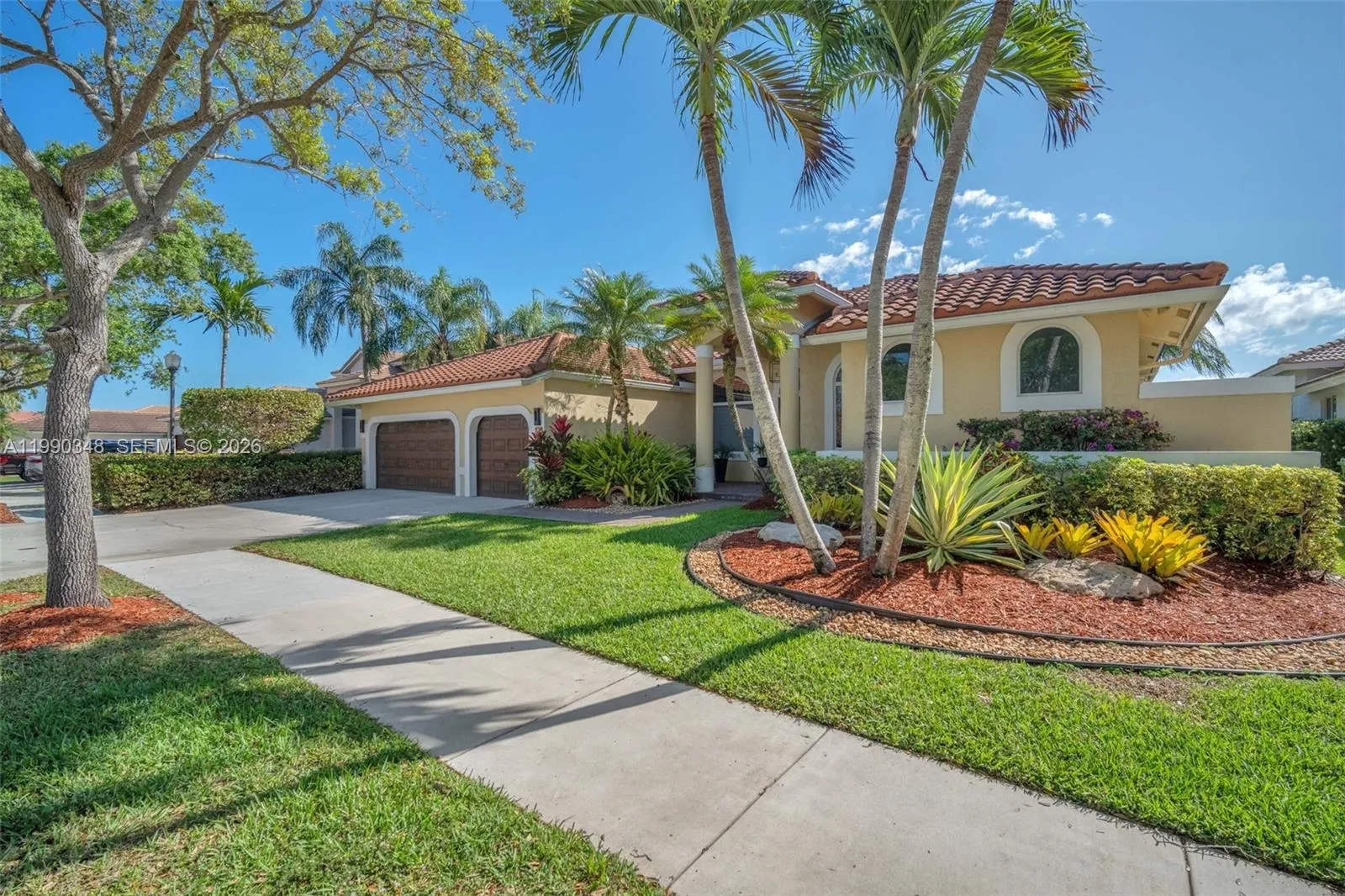 5 bedroom 3 bath for sale at 219 Landings Blvd, Weston FL 33327