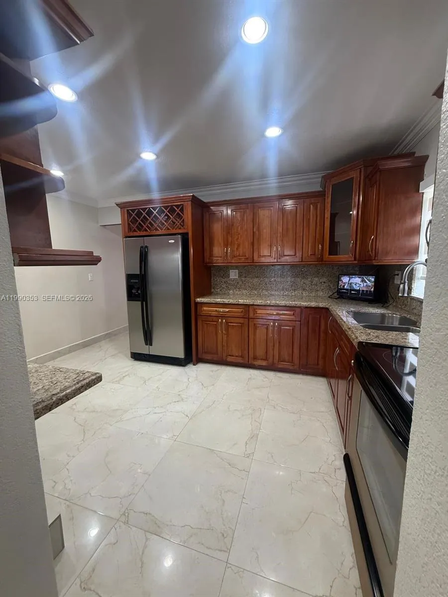 281 W 17th St # 281, Hialeah FL 33010