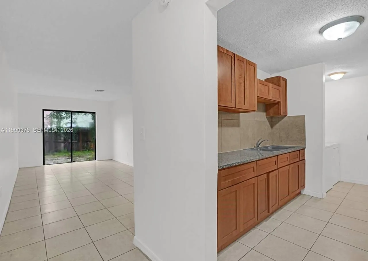 3876 NW 207th St Rd, Miami Gardens FL 33055