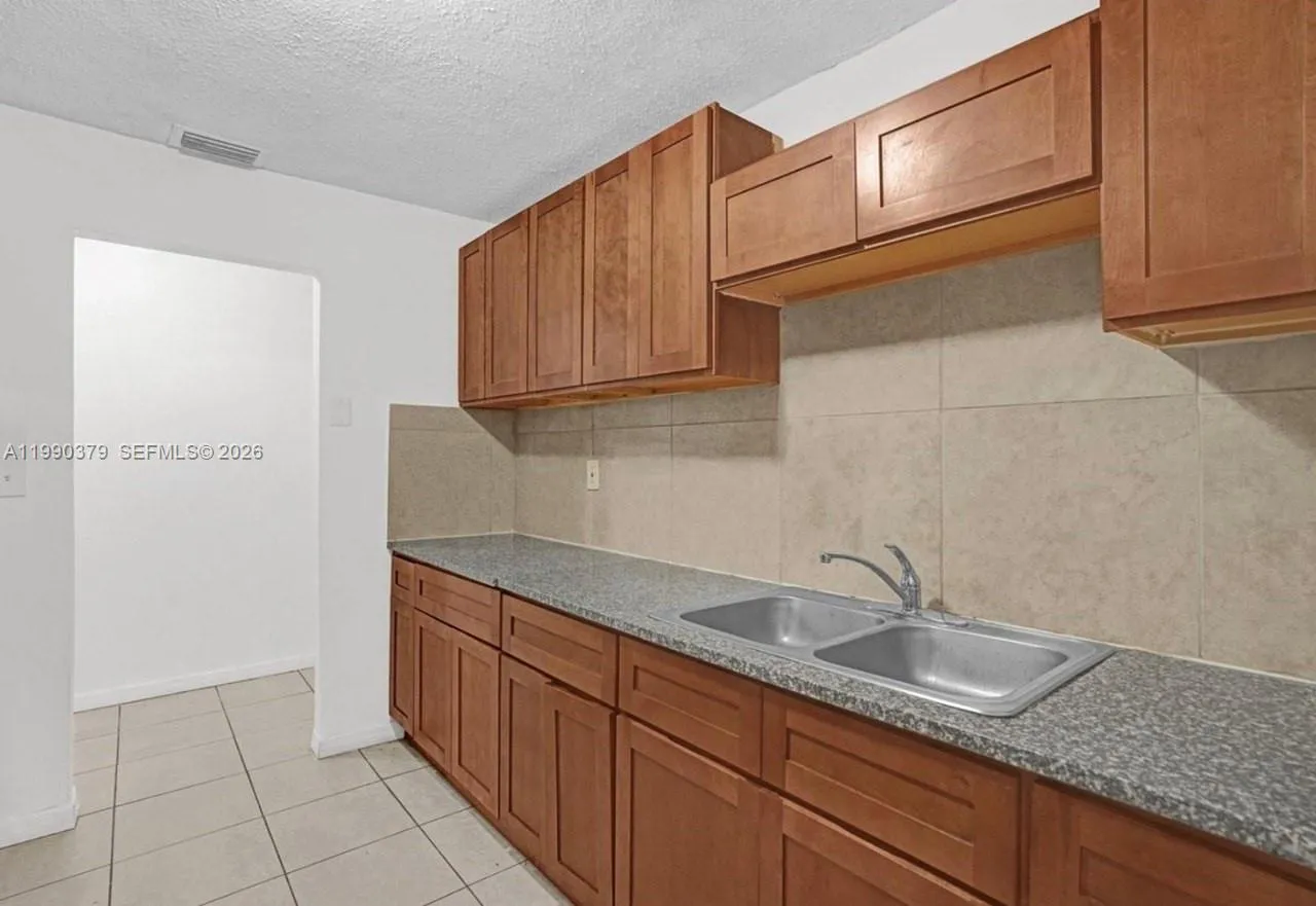 3876 NW 207th St Rd, Miami Gardens FL 33055