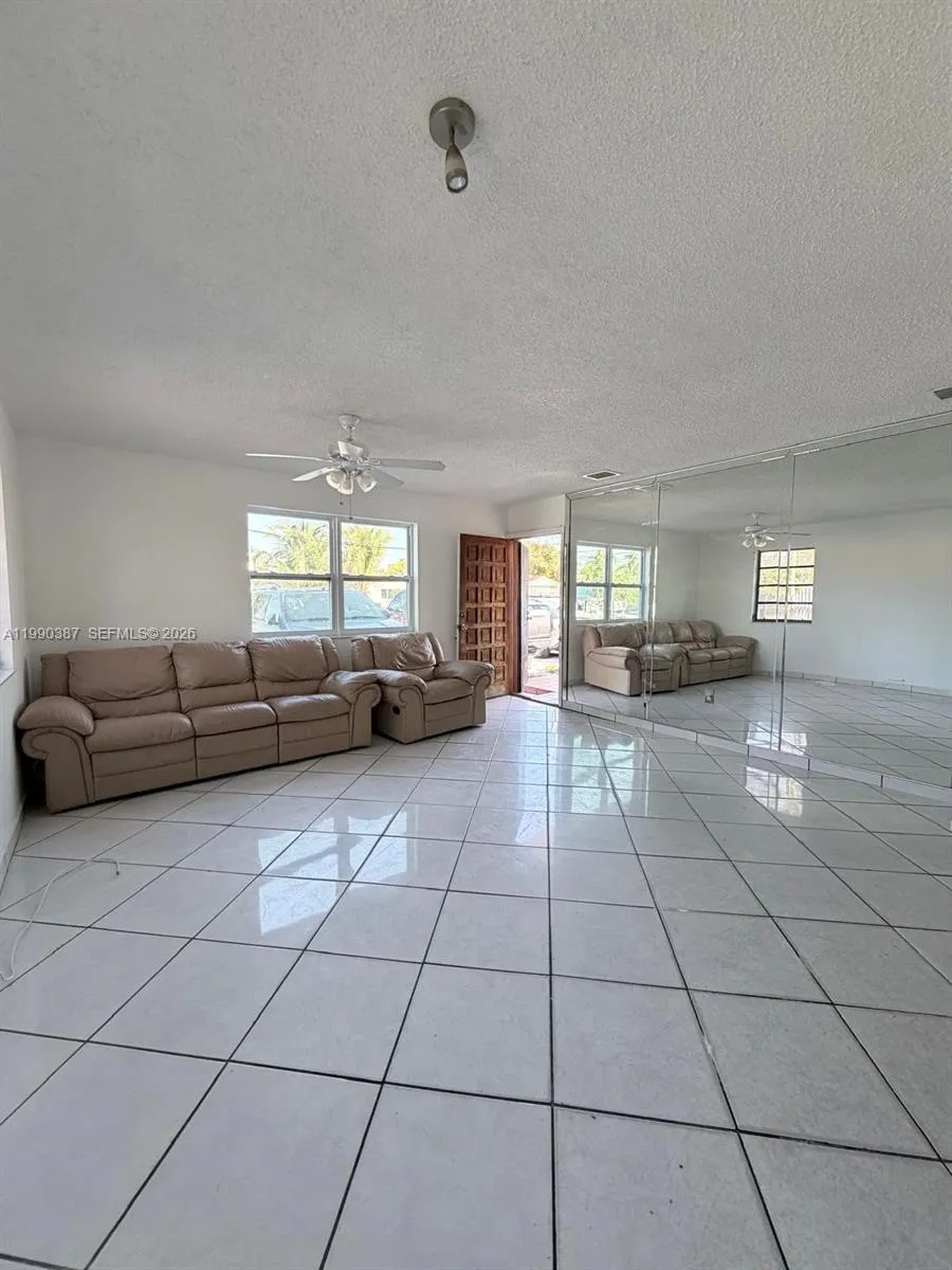 450 NW 43rd Pl, Miami FL 33126