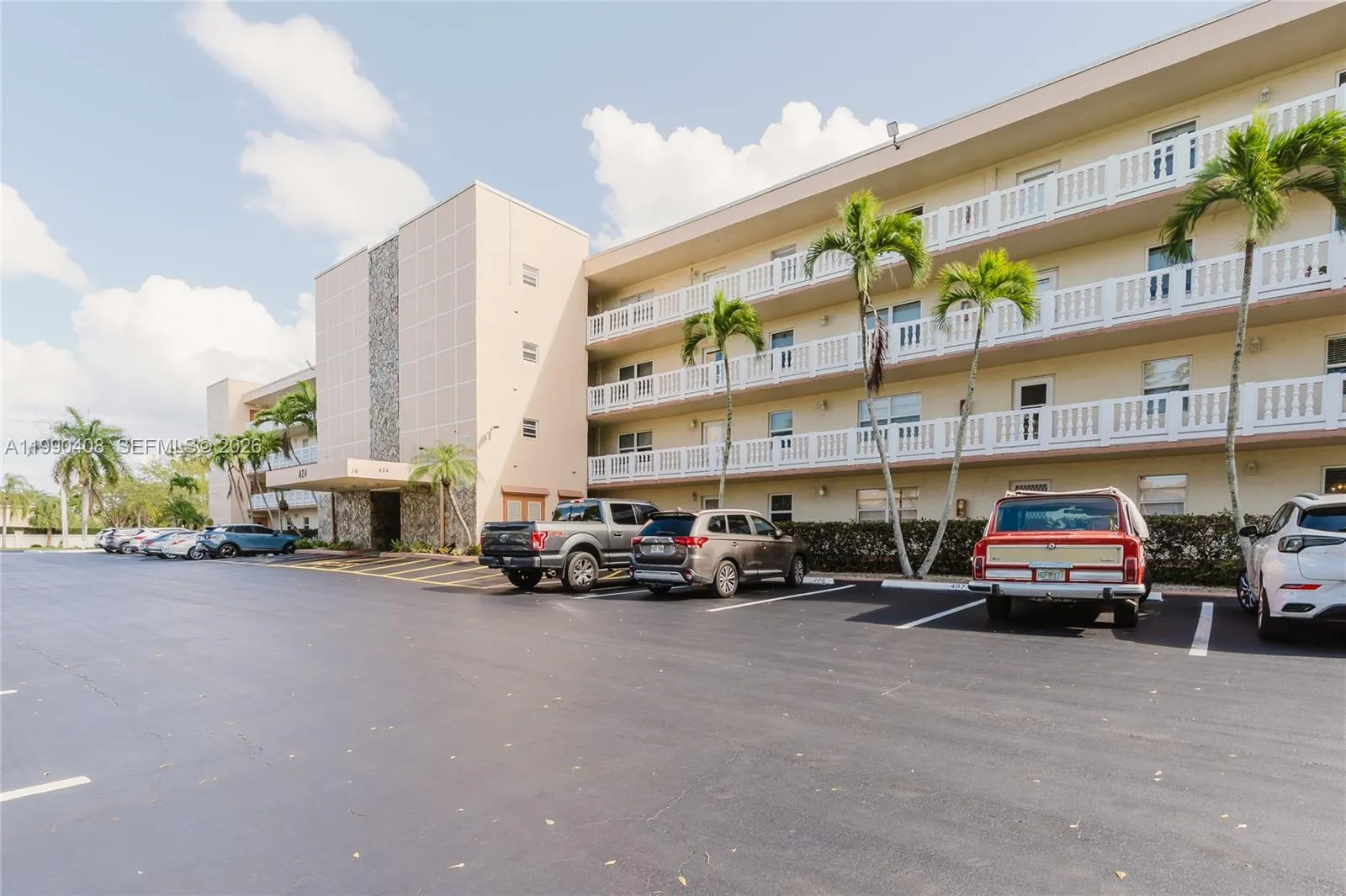 424 SE 10th St # 204, Dania Beach FL 33004