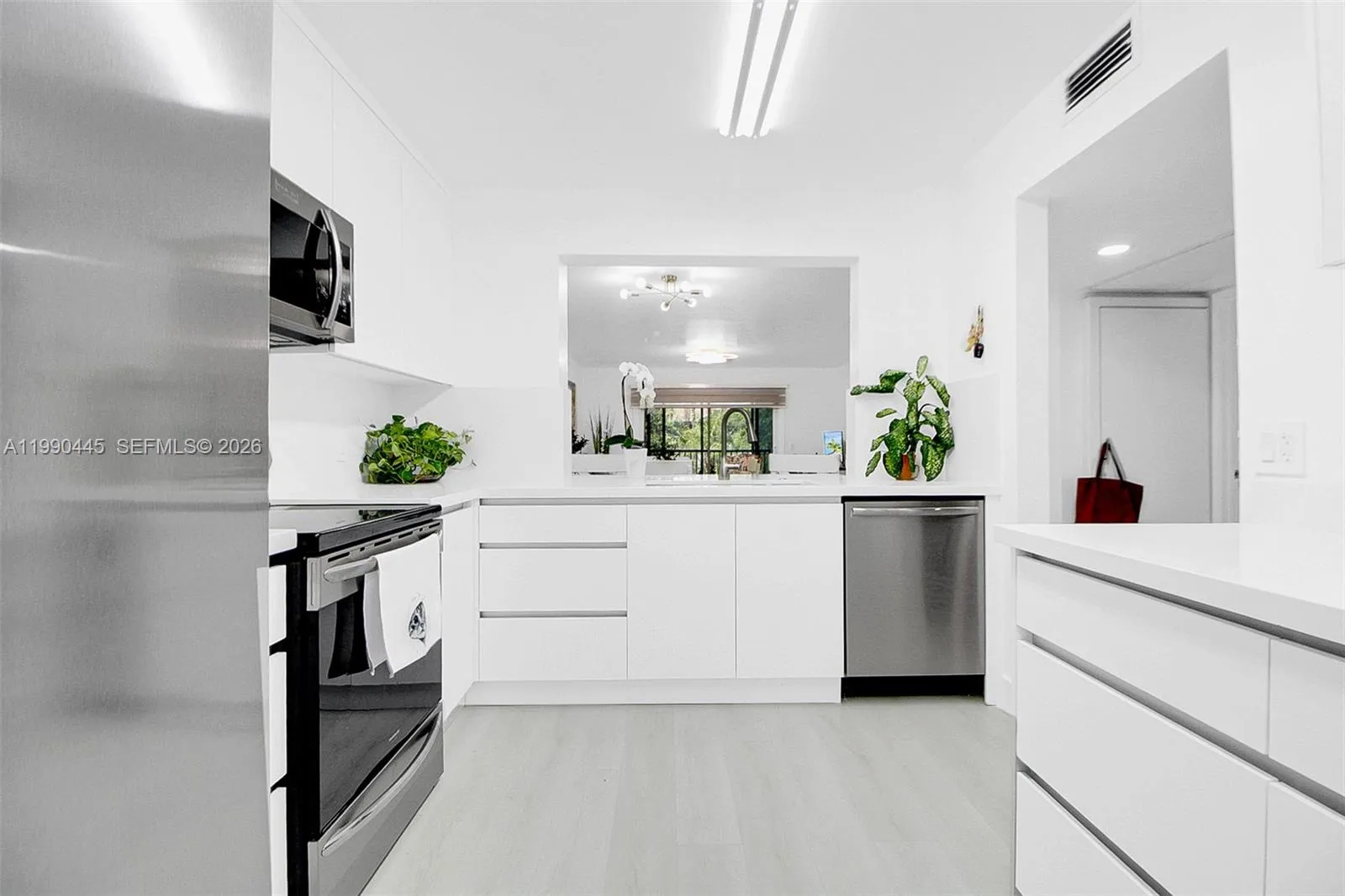 700 SW 137th Ave # 303H, Pembroke Pines FL 33027