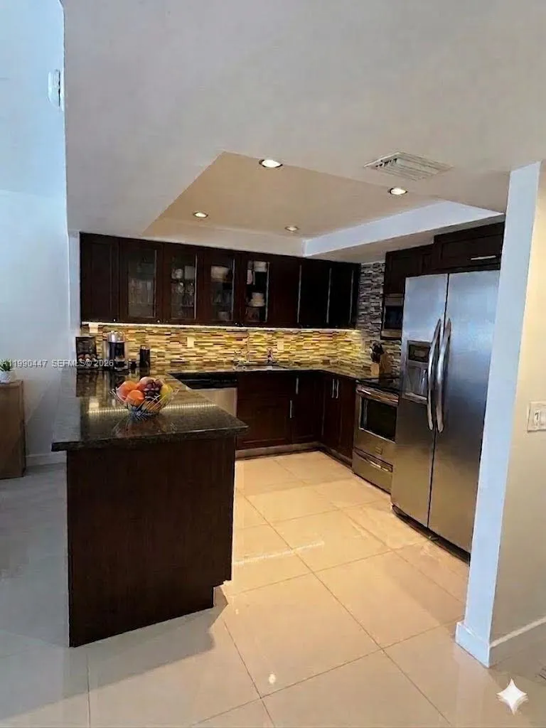 2851 NE 183, Aventura FL 33160