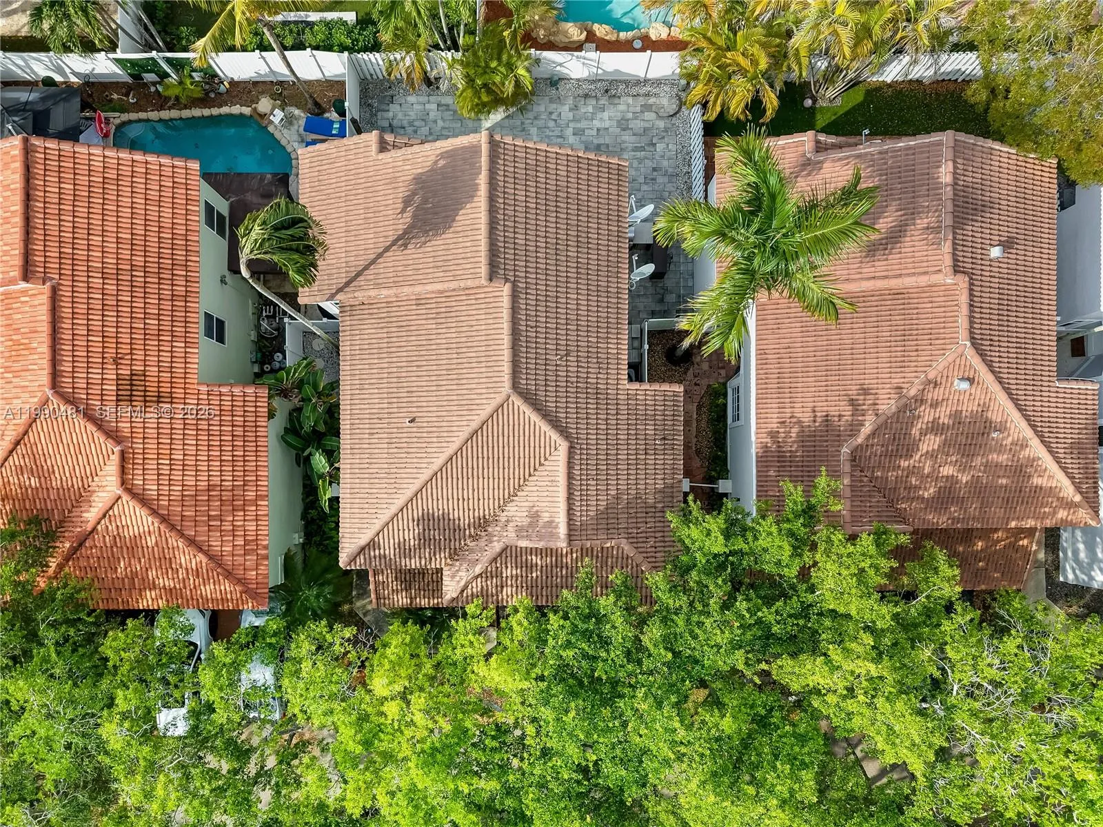 876 Garnet Cir, Weston FL 33326