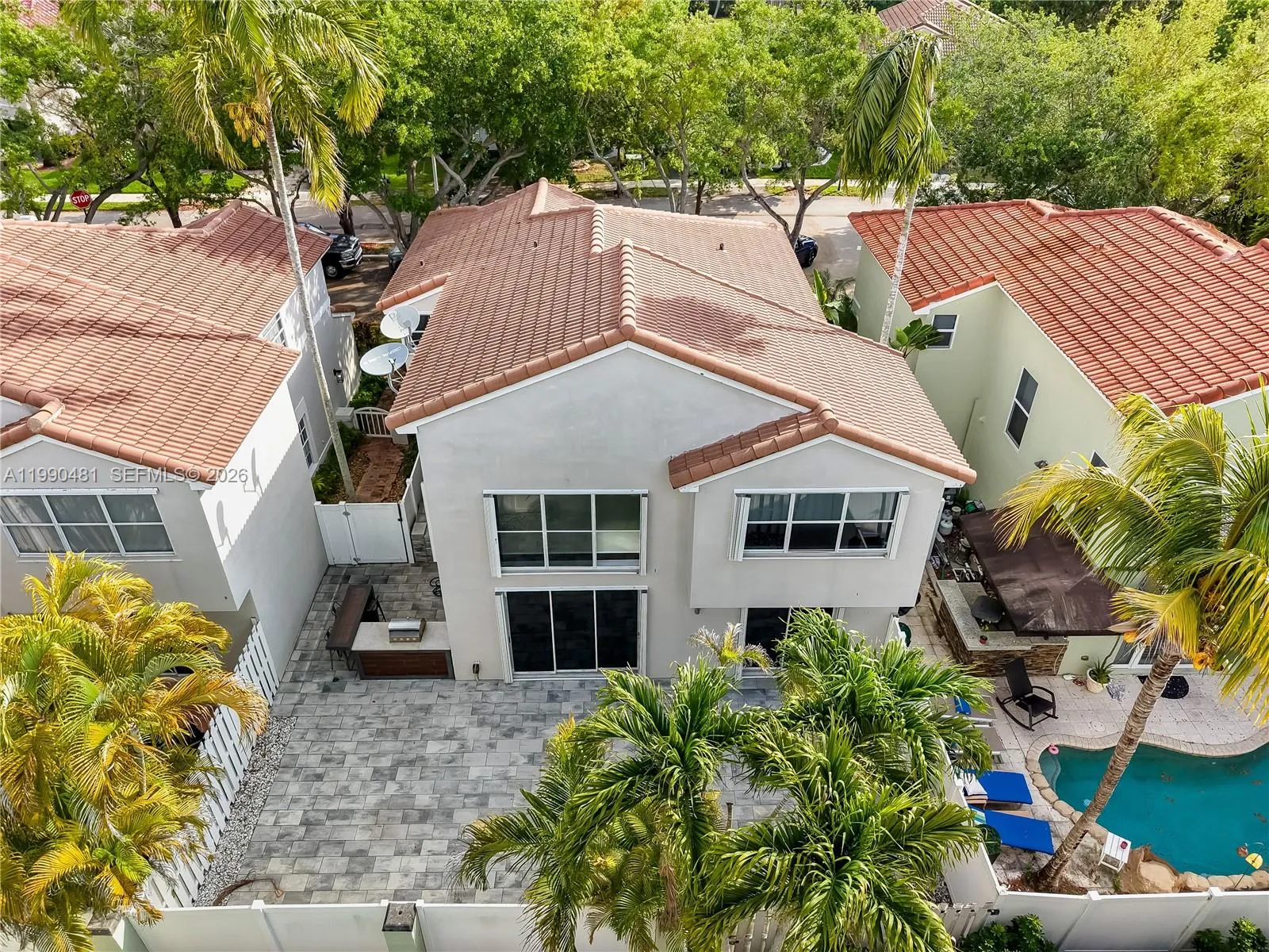 876 Garnet Cir, Weston FL 33326