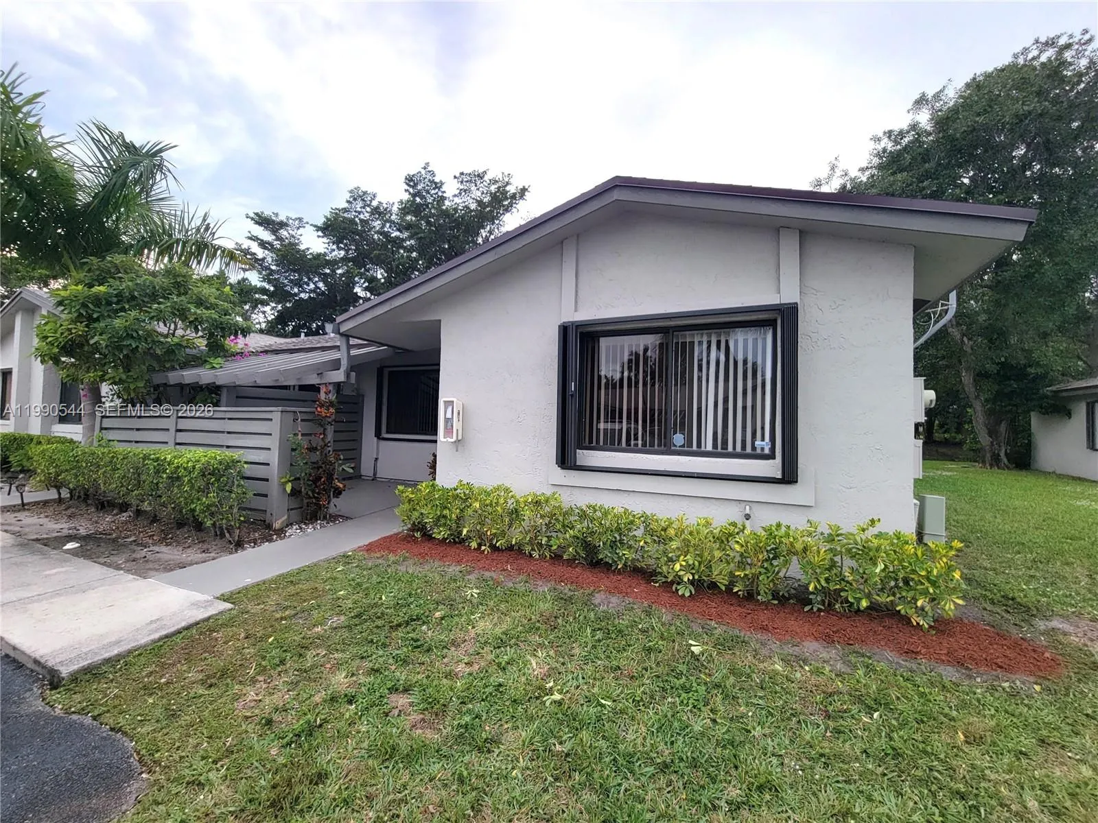 453 Lakeview Dr # 4, Weston FL 33326